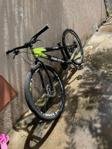 Bicicleta- os dois pneus kenda flame trocado só tem 2 meses- bicicleta com 1 ano de uso