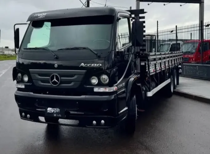 mb accelo 1316 preto 2019 carroceria 7,5m