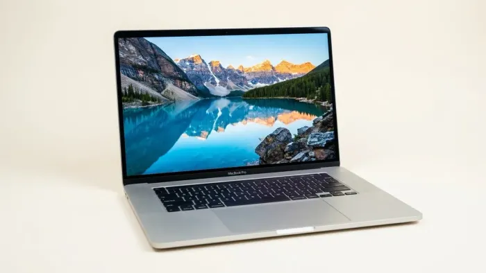 ?MacBook Pro 16" (2019) Core i9 | 32GB RAM | 512GB SSD + Magic Keyboard & Magic Mouse?