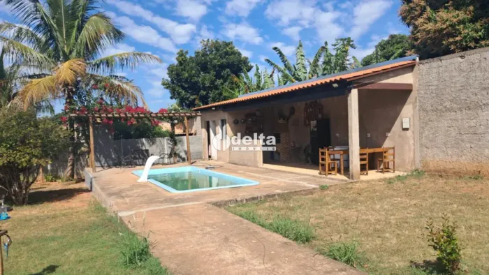 Chácara disponível para venda no bairro Morada Nova em Uberlândia-MG