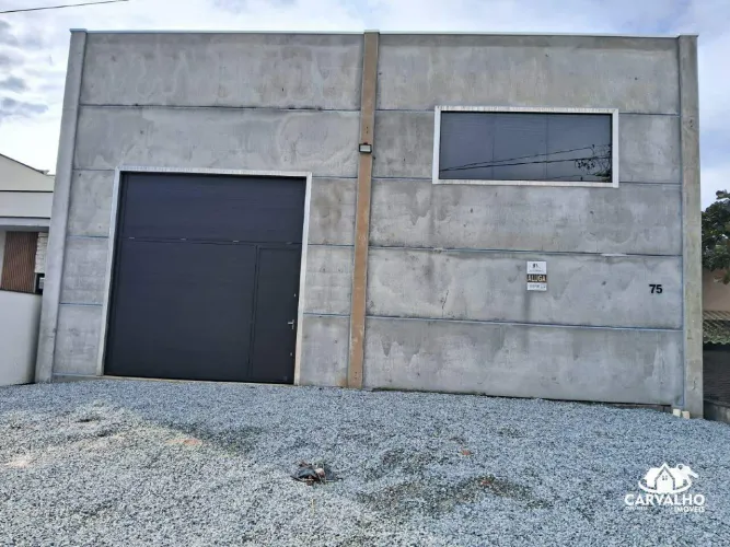 Galpão comercial novo com 210 m² para locação em Itajuba com fácil acesso à BR-101