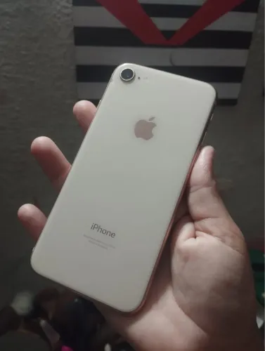 iPhone 8 gold semi novo 64Gb