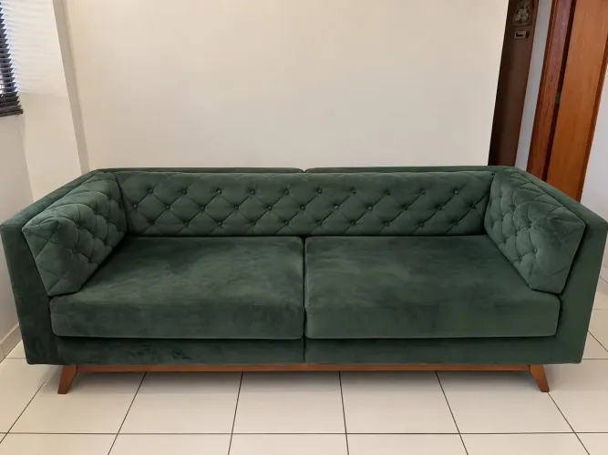 Sofá moderno e confortável