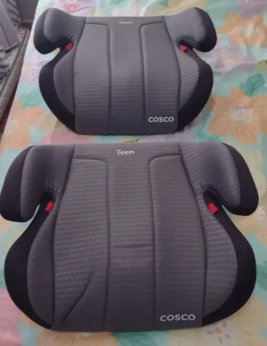 2 assentos infantil de carro por 150 reais 