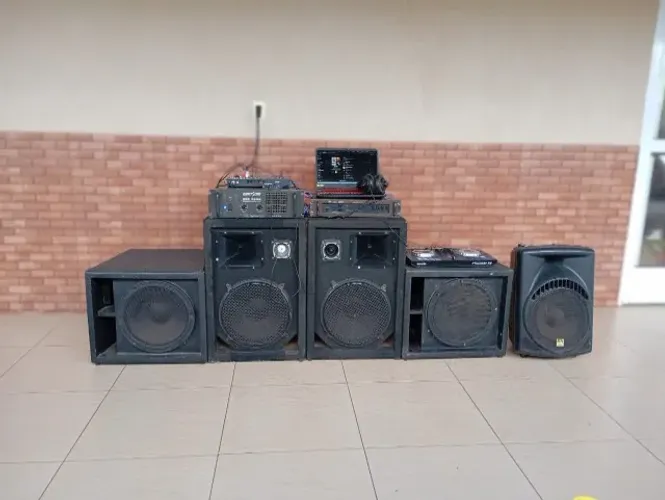 Equipamento de Som Profissional