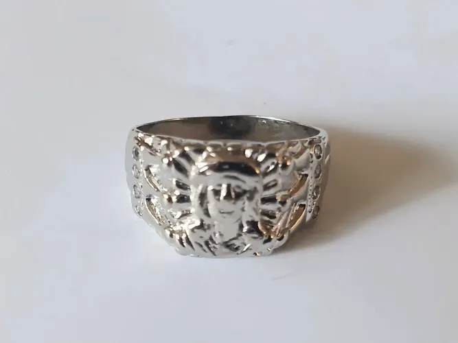 Anel tribal prata banhado a ouro resistente.