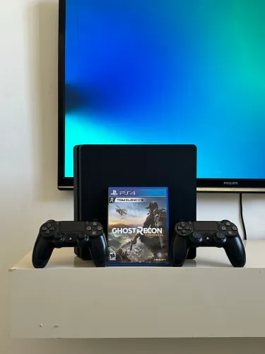ps4 slim - 1TB