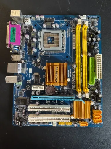 Placa Mãe Gigabyte GA-G31M-ES2L