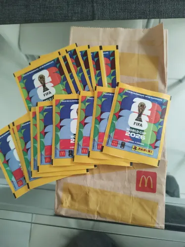 15 pacotes de Figurinhas McDonald's 2026 Copa do Mundo