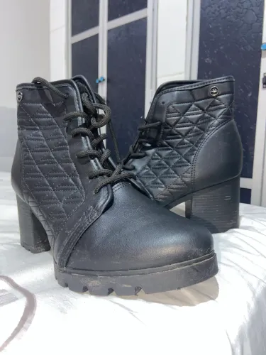 Bota feminina Dakota 38