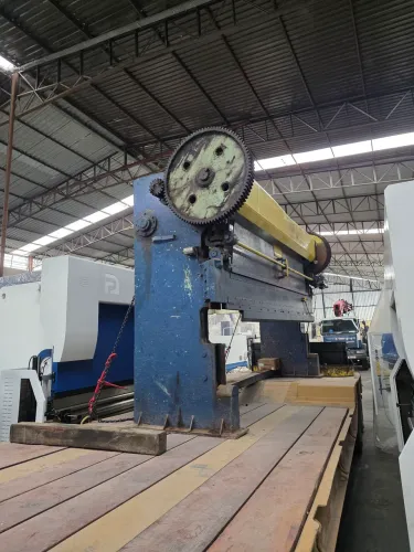 Dobradeira mecânica 4 metros fobesa 125 Ton