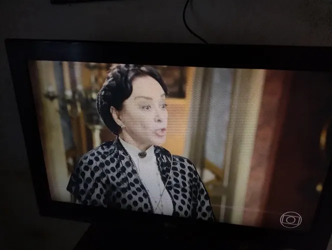 Tv LCD 32 polegadas digital não e smart