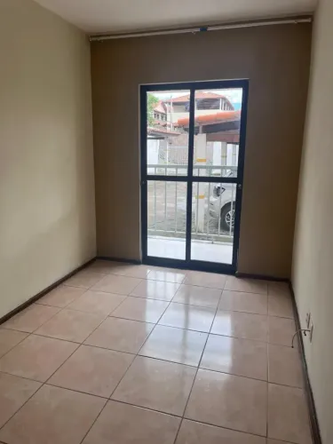 Imóvel para aluguel com 65 metros quadrados com 2 quartos em Centro - Vassouras - RJ