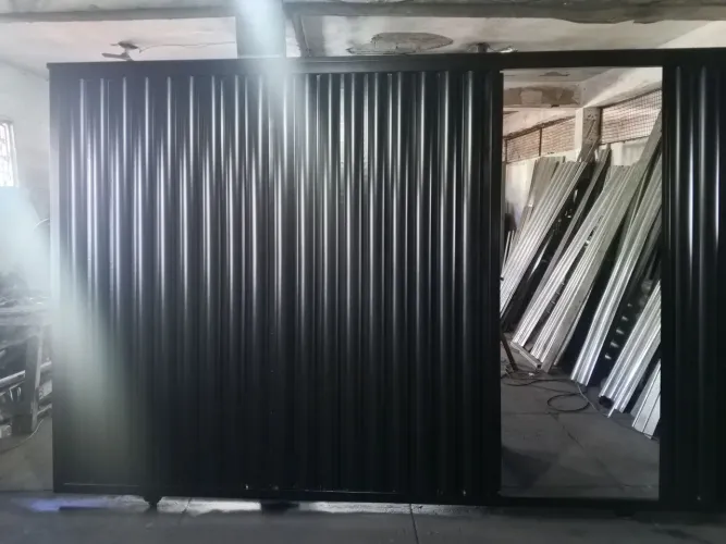 Portão com porta