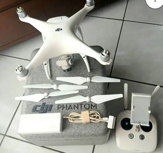 DRONE PHANTOM 4 PRO. vendo ou Troco