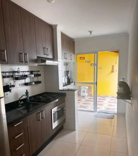 APARTAMENTO TÉRREO COM ÁREA EXTERNA