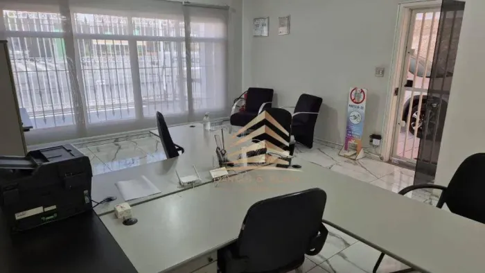 Casa com 3 dormitórios para alugar, 250 m² por R$ 8.337,00/mês - Parque Renato Maia - Guar