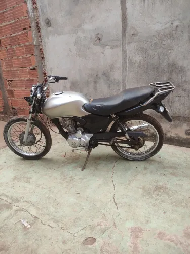 Vendo Titan 125ks atrasada