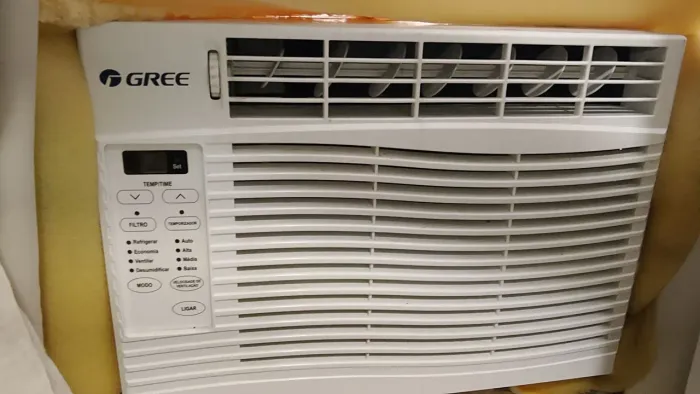 Ar condicionado apenas ligado 8 x
