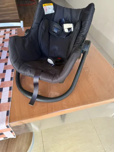 bebê conforto Galzerano Grid na cor preta, ideal para recém-nascidos até 13 kg (Grupo 0+).