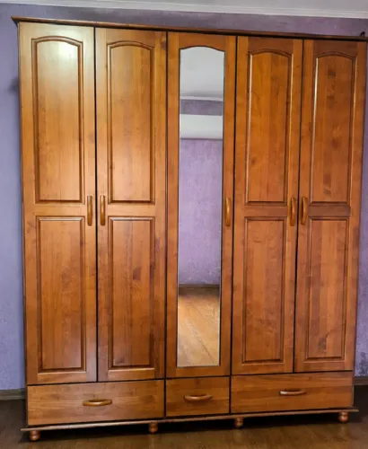 Guarda-Roupa Madeira Maciça 5 Portas + 3 Gavetas c/ Espelho - 10 x R$ 250