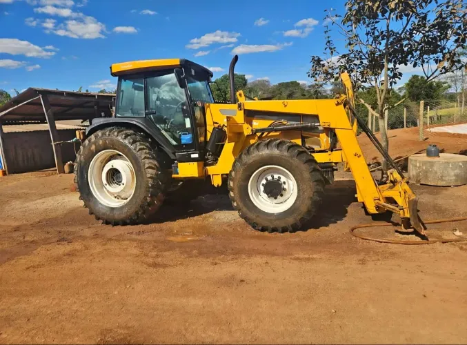 VALTRA TRATOR BH 180