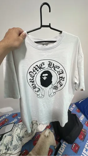 Blusa collab Bape x Chrome Hearts pra sair hoje