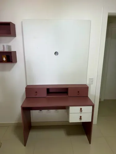 Escrivaninha com Painel em MDF - Excelente estado