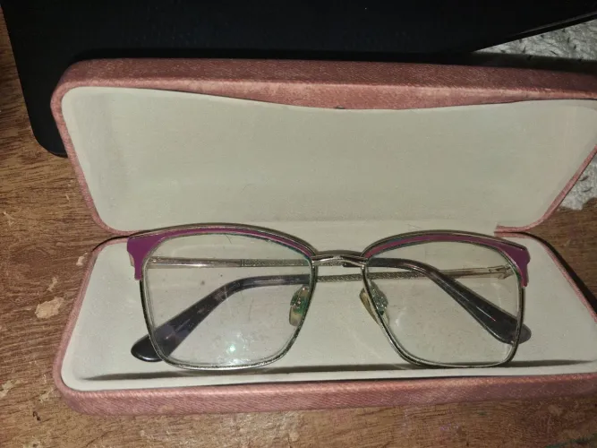 Conjunto de óculos de marca