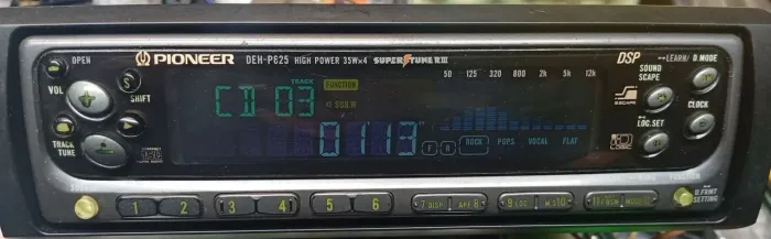 CD PIONEER DEH-P825 - ÓTIMO ESTADO .