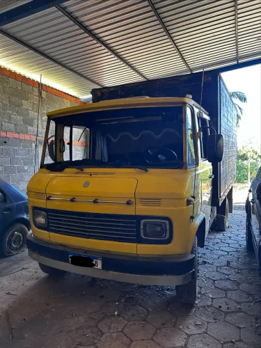 Mercedes-Benz L 608 D 1985 Diesel com baú fechado - aceito trocas
