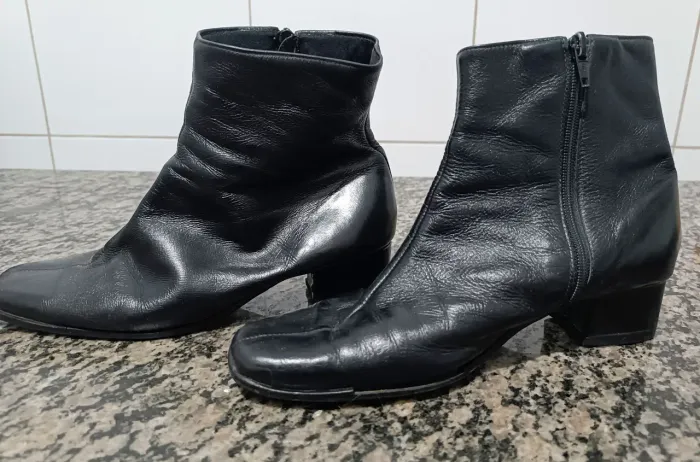Bota Feminina em Couro Legítimo