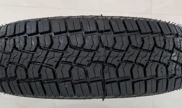 VENDO PNEU REMOLD -NOVO- ARO 14
