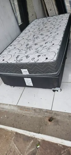 Cama Solteiro e colchão em excelente estado e ótimo preço!