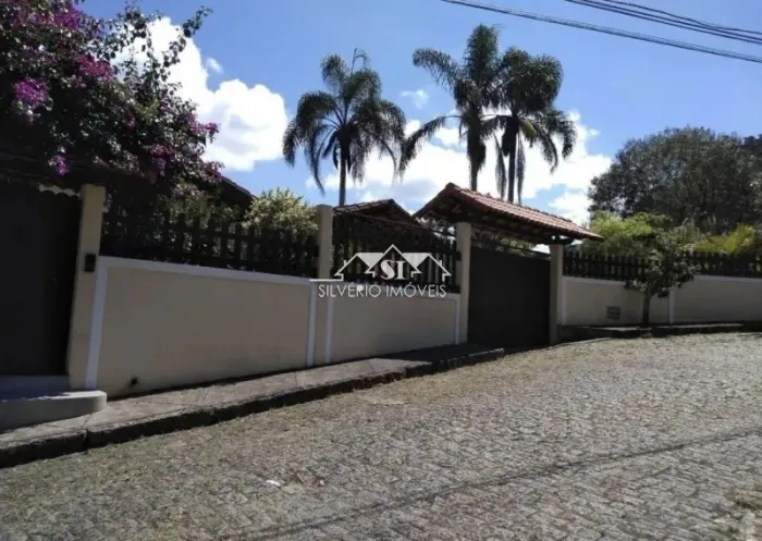 Casa- Petrópolis, Alto da Serra