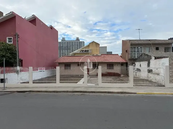 Casa 2 Quartos com 1 Suíte e 68m² - Centro - EST