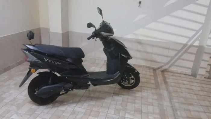 Vende-se moto elétrica Nimbus Yevon