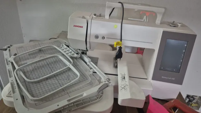 Máquina de bordar janome completa 