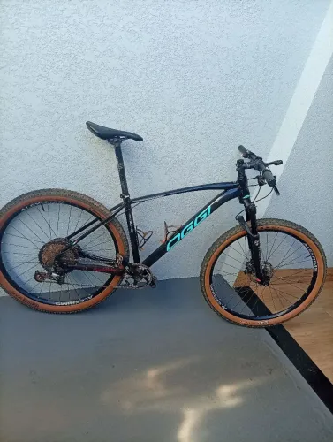 Bicicleta Oggi aro 29 quadro 19