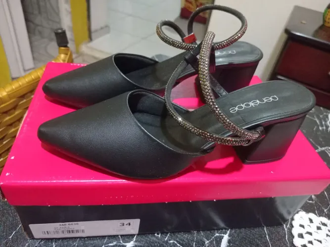 Vendo scarpin feminino usado uma única vez bem conservado