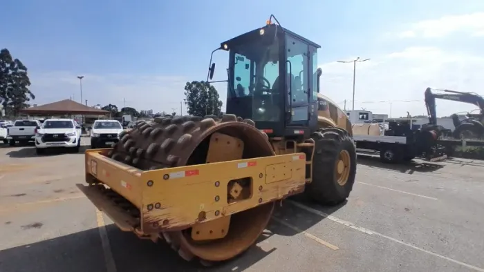 ROLO COMPACTADOR CATERPILAR CS54B 10,5TON