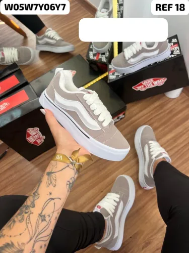 Tênis Vans a pronta entrega vários modelos e cores disponíveis 