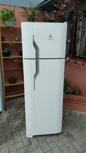 Geladeira Electrolux DC35A Gelo Seco Entrego