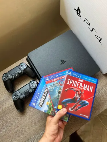 Ps4 slim de 1TB com 2 controles originais+3 jogos