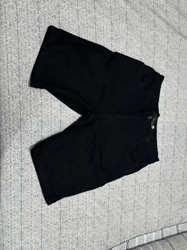 2 bermudas pretas tamanho 46