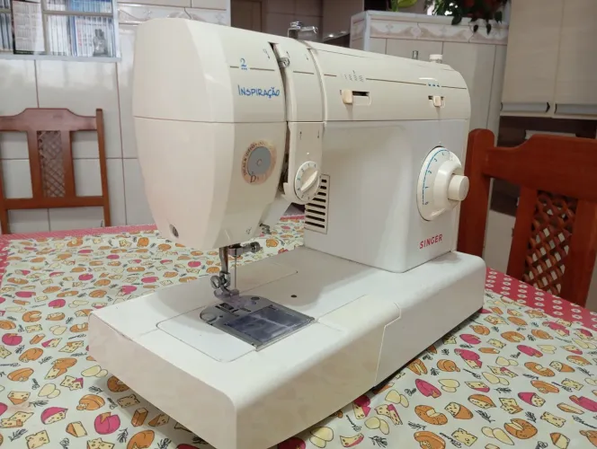 Máquina de costura profissional.