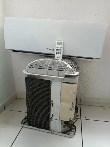 Ar condicionado Consul 9000 BTUs semi novo