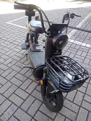 Bicicleta elétrica Xplore, acompanhando carregador, funcionando muito bem