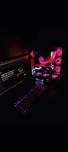 PC GAMER - RYZEN 7 5700X - RX 9060 XT