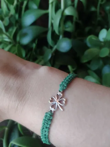 Pulseira Trevo em Macramê